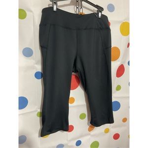 ATTIVO Compression Capri Athletic Performance Activewear Black Size Large ❤️🌸